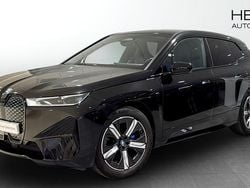 Svart Begagnad 2022 BMW iX Sport Line SUV | 519 700 kr (Marknadspris)