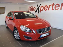 Röd Begagnad 2012 Volvo V60 Momentum Kombi | 59 900 kr (Marknadspris)