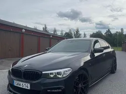 Grå Begagnad 2017 BMW 520 M Sport Sedan | 289 000 kr (Dyr)
