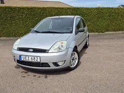 Silver Begagnad 2003 Ford Fiesta Halvkombi | 20 000 kr (Marknadspris)