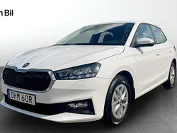 Vit Ny 2024 Skoda Fabia Selection Halvkombi | 194 900 kr (Marknadspris)