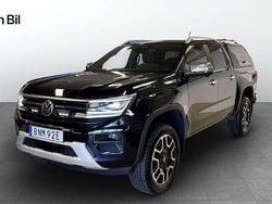 Svart (midnight black metallic) Begagnad 2023 VW Amarok Style Pickup | 639 900 kr (Marknadspris)