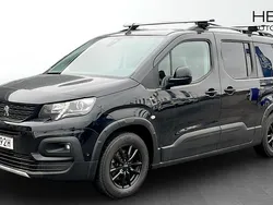 Svart (black) Begagnad 2022 Peugeot e-Rifter GT-line Minibuss | 339 900 kr