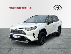 Vit Begagnad 2018 Toyota RAV4 Hybrid Style SUV | 289 000 kr (Marknadspris)