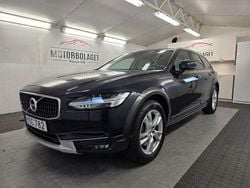 Mörkblå Begagnad 2018 Volvo V90 CC Kombi | 355 000 kr (Marknadspris)