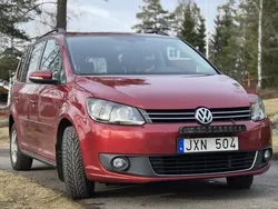 Röd Begagnad 2014 VW Touran Minibuss | 89 900 kr (Marknadspris)