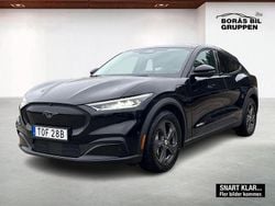 Svart Begagnad 2021 Ford Mustang Mach-E SUV | 339 000 kr (Marknadspris)