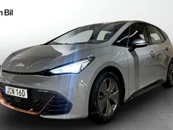 Ljusgrå (vapor grey) Begagnad 2024 Cupra Born Halvkombi | 304 900 kr (Marknadspris)