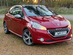 Röd Begagnad 2013 Peugeot 208 GTi Halvkombi | 75 500 kr (Marknadspris)