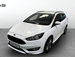 Vit Begagnad 2017 Ford Focus ST-Line Kombi | 129 900 kr (Marknadspris)