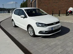 Vit Begagnad 2016 VW Polo Halvkombi | 104 900 kr (Marknadspris)
