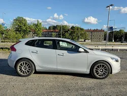 Blå Begagnad 2013 Volvo V40 Kombi | 72 000 kr (Marknadspris)