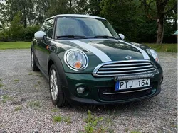 Grön Begagnad 2012 Mini Cooper D Halvkombi | 50 000 kr (Marknadspris)