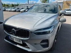 Silver (silver dawn metallic) Begagnad 2024 Volvo XC60 Plus SUV | 449 000 kr (Marknadspris)