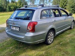 Grå Begagnad 2007 Toyota Avensis Kombi | 14 000 kr (Marknadspris)