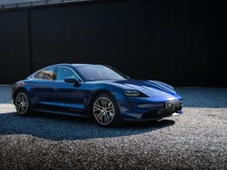 Mörkblå (blåmetallic) Begagnad 2020 Porsche Taycan Turbo Sedan | 915 000 kr (Bra pris)