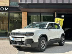 Vit Ny 2024 Jeep Avenger Longitude SUV | 309 800 kr (Marknadspris)