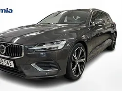 Grå Begagnad 2023 Volvo V60 Plus Kombi | 409 900 kr (Bra pris)