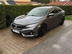Grå Begagnad 2021 Honda Civic Sport Plus Halvkombi | 249 000 kr (Marknadspris)