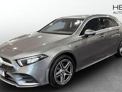 Grå metallic Begagnad 2020 Mercedes A250 AMG Halvkombi | 279 900 kr (Marknadspris)