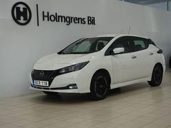 Vit Begagnad 2023 Nissan Leaf Acenta Halvkombi | 239 900 kr (Marknadspris)