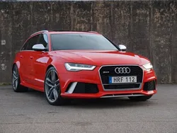 Röd Begagnad 2015 Audi RS6 Kombi | 579 900 kr (Lite dyr)
