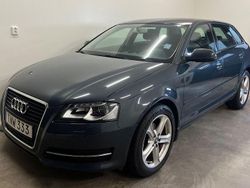 Grå Begagnad 2011 Audi A3 Sportback Attraction Halvkombi | 74 900 kr (Marknadspris)