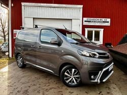 Mörkgrå (grå) Begagnad 2016 Toyota Proace Van | 129 500 kr (Marknadspris)