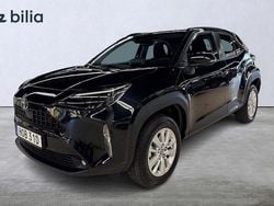 Svart Begagnad 2025 Toyota Yaris Cross Active SUV | 279 900 kr (Bra pris)
