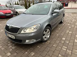 Mörkgrå Begagnad 2012 Skoda Octavia Elegance Kombi | 78 400 kr (Marknadspris)