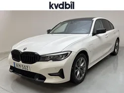 Vit Begagnad 2020 BMW 330e Sport Line Sedan | 244 800 kr (Bra pris)