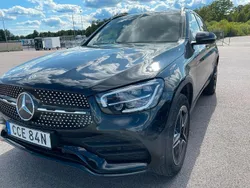 Svart Begagnad 2022 Mercedes GLC300 AMG Sedan | 399 000 kr