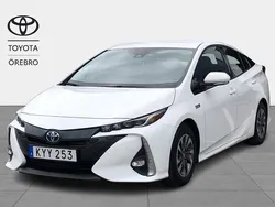 Vit Begagnad 2018 Toyota Prius Plug-in Hybrid Executive Halvkombi | 194 900 kr (Bra pris)