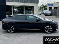 Svart Begagnad 2022 Kia EV6 3 SUV | 349 900 kr