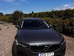 Grå Begagnad 2017 Volvo V90 Momentum Kombi | 265 000 kr (Dyr)