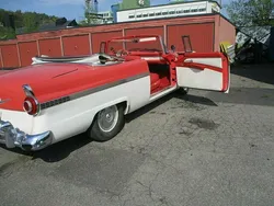Flerfärgad Begagnad 1956 Ford Fairlane Cab | 499 000 kr