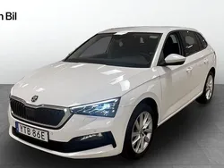 Vit Begagnad 2023 Skoda Scala Style Halvkombi | 219 900 kr (Marknadspris)