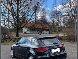 Svart Begagnad 2013 Audi A3 Sportback Attraction Halvkombi | 95 000 kr (Marknadspris)