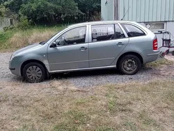 Grå Begagnad 2003 Skoda Fabia Kombi | 5 000 kr (Bra pris)