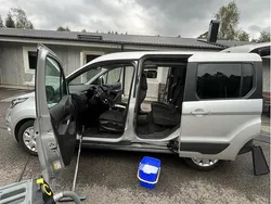 Grå Begagnad 2015 Ford Tourneo Connect Minibuss | 105 000 kr