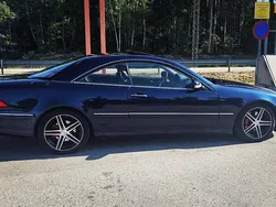 Blå Begagnad 2000 Mercedes CL500 Sportkupé | 120 000 kr