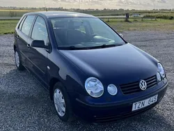 Blå Begagnad 2003 VW Polo Halvkombi | 23 000 kr