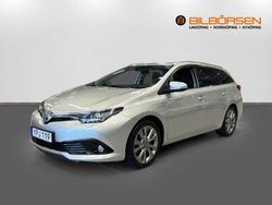 Silver Begagnad 2017 Toyota Auris Touring Sports Kombi | 164 900 kr (Lite dyr)
