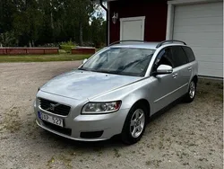 Silver Begagnad 2010 Volvo V50 Kinetic Kombi | 27 500 kr (Bra pris)