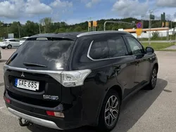 Svart Begagnad 2015 Mitsubishi Outlander P-HEV SUV | 145 000 kr (Marknadspris)