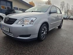 Silver Begagnad 2004 Toyota Corolla Halvkombi | 27 000 kr (Marknadspris)