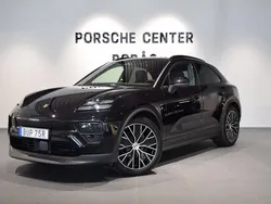 Svart (black) Begagnad 2024 Porsche Macan SUV | 999 000 kr