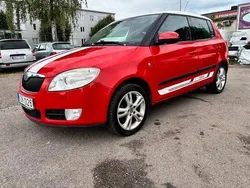 Röd Begagnad 2009 Skoda Fabia Halvkombi | 28 000 kr (Superpris)