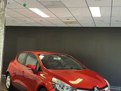 Röd Begagnad 2013 Renault Clio IV Halvkombi | 59 900 kr (Marknadspris)
