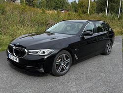 Svart Begagnad 2023 BMW 530e Kombi | 436 900 kr (Bra pris)